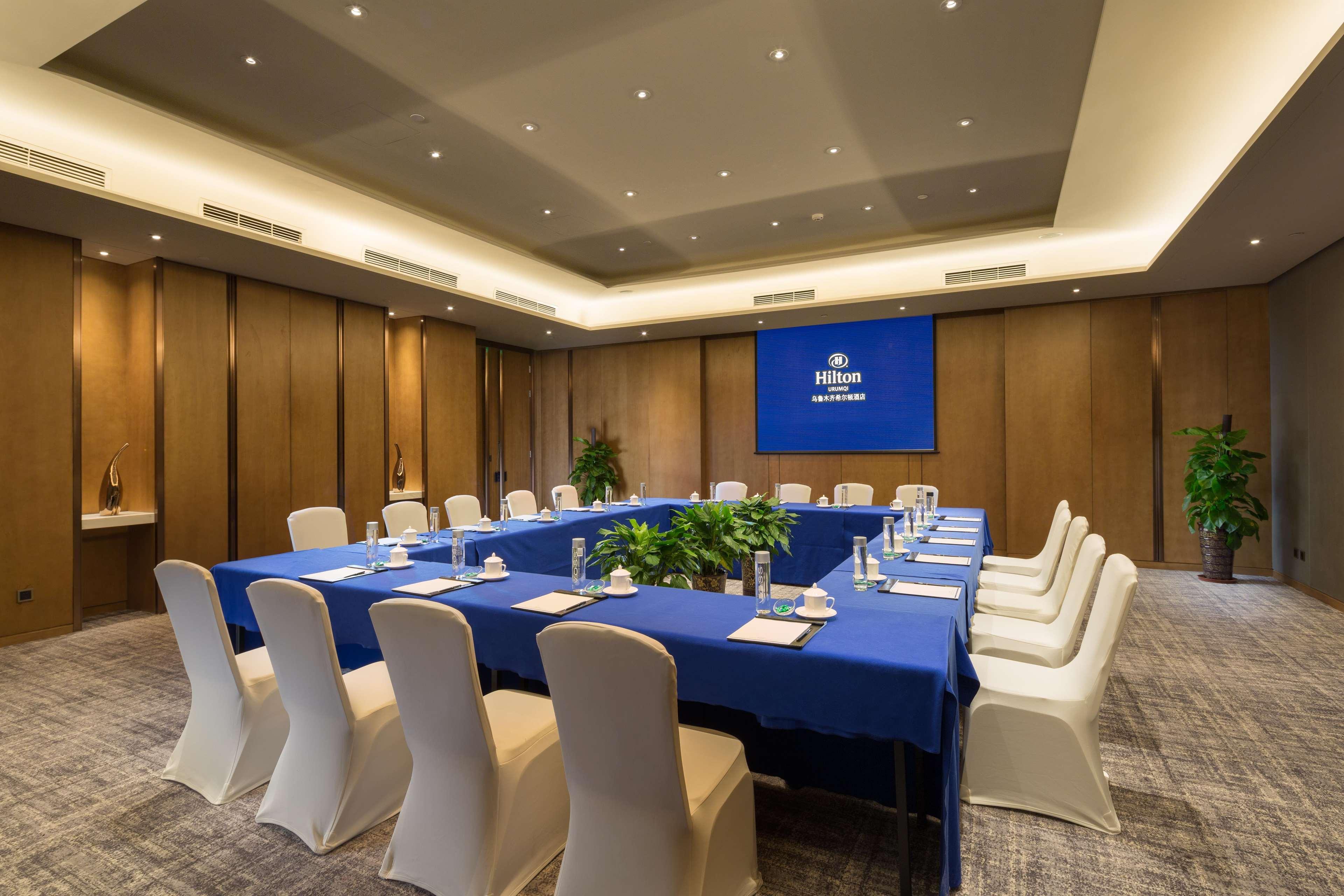 Hilton אורומקי מראה חיצוני תמונה