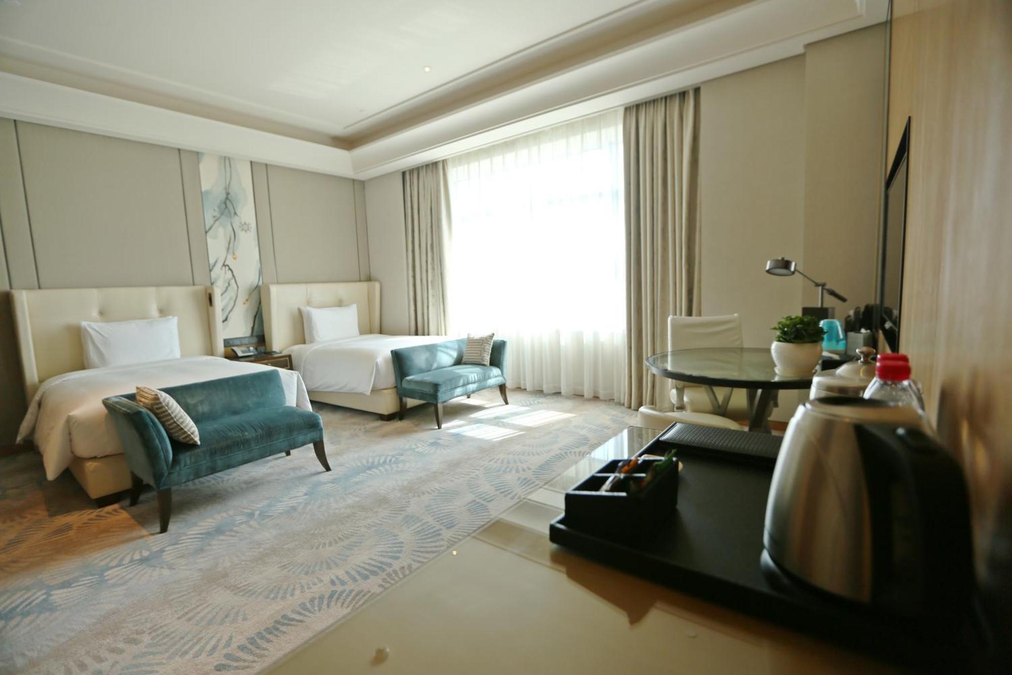 Hilton אורומקי מראה חיצוני תמונה