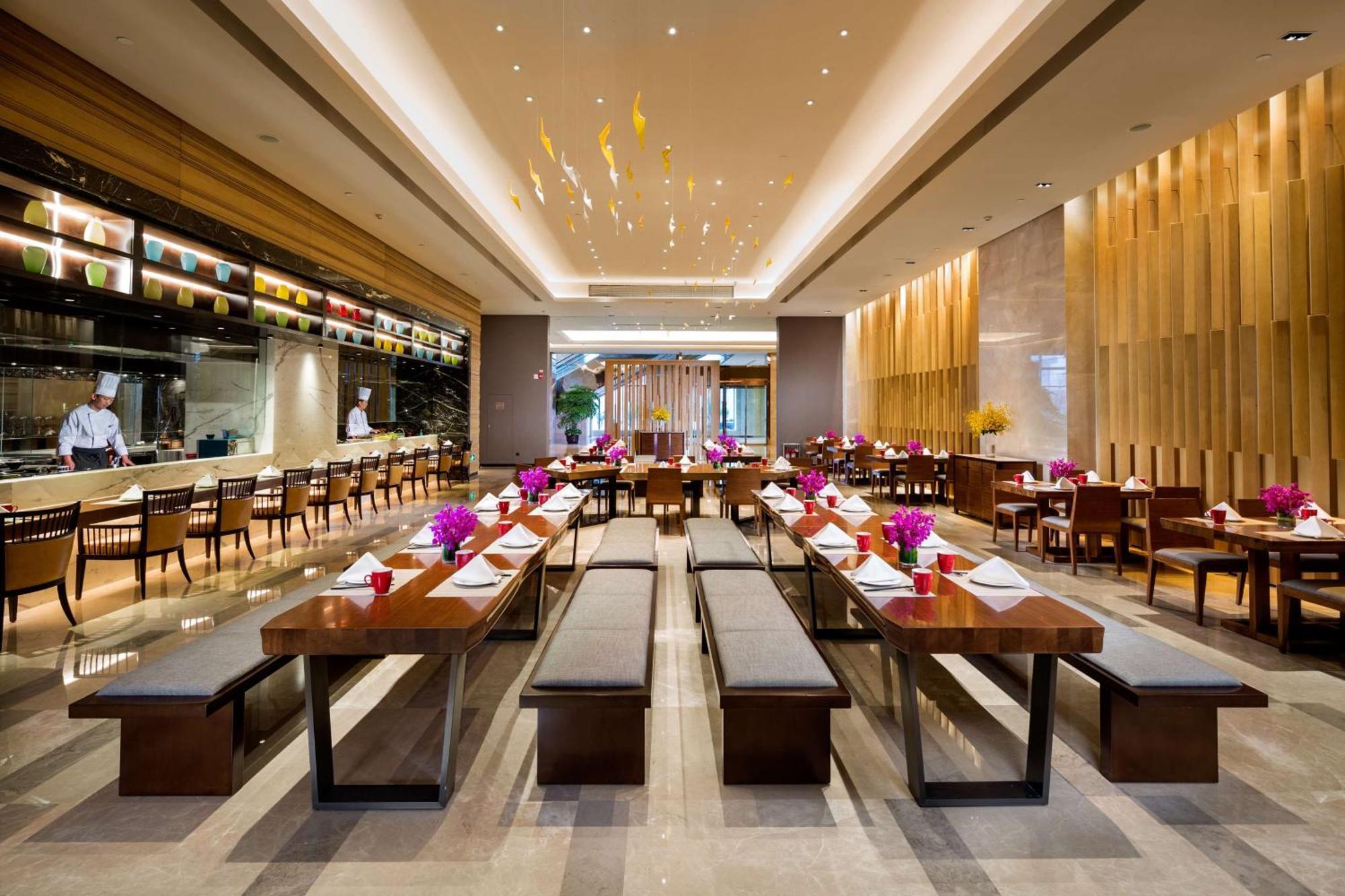 Hilton אורומקי מראה חיצוני תמונה