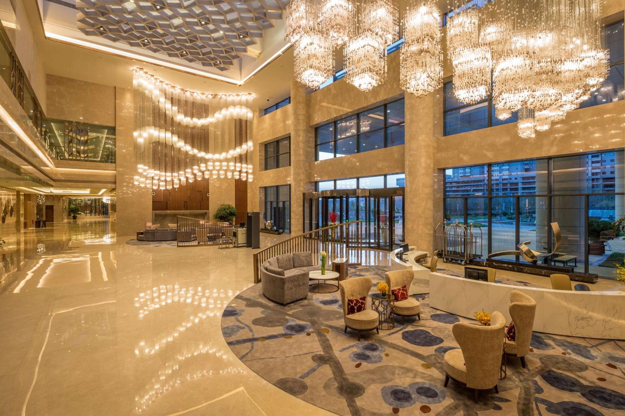 Hilton אורומקי מראה חיצוני תמונה